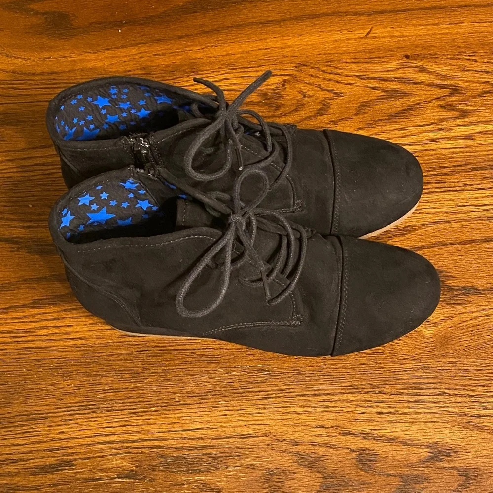 Cat & Jack Girls Black Faux Suede Lace Up Side Zip Ankle Booties Size 6